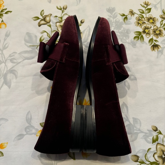 Bandolino Size 7 Velvet Bow Loafers - Picture 5 of 9